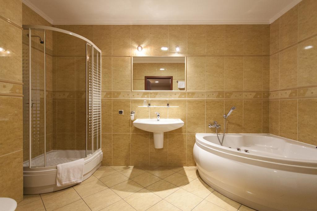 L'Ascada Hotel Srem Bagian luar foto