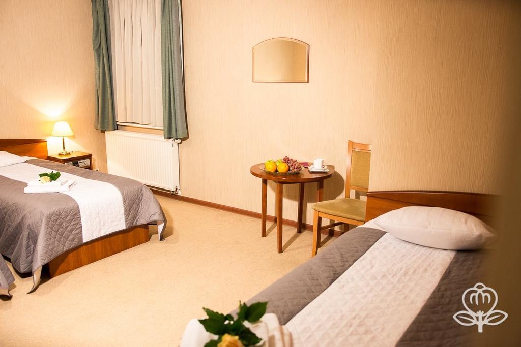L'Ascada Hotel Srem Bagian luar foto