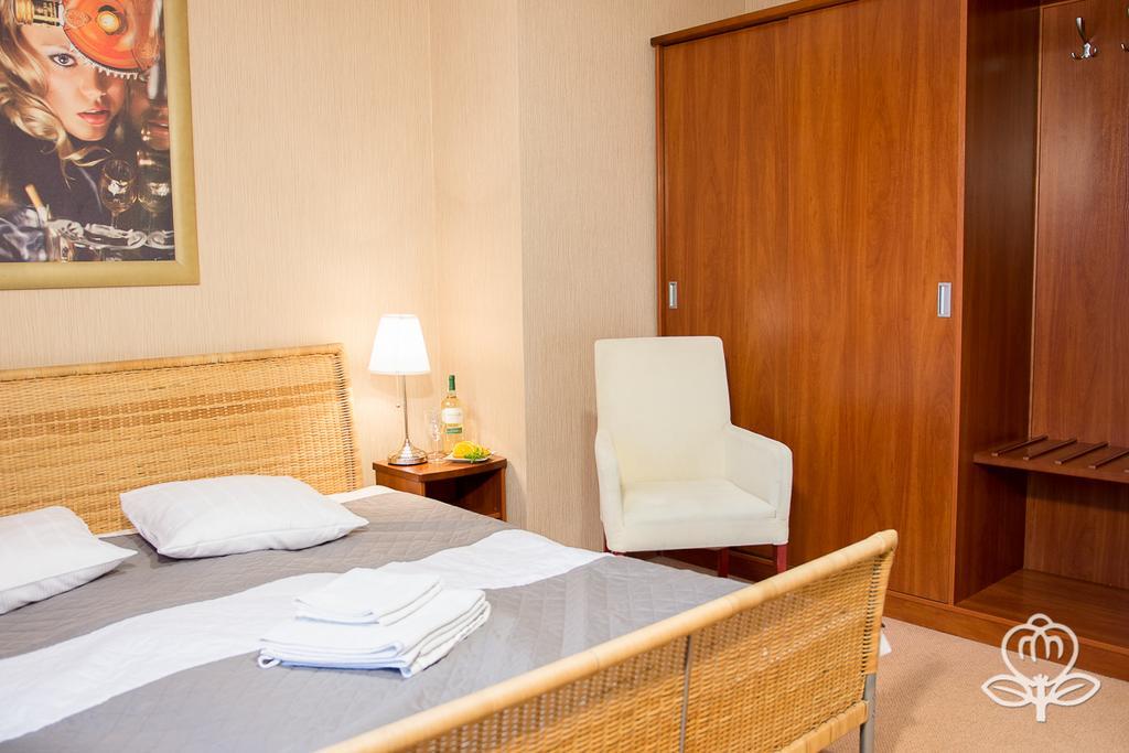 L'Ascada Hotel Srem Bagian luar foto