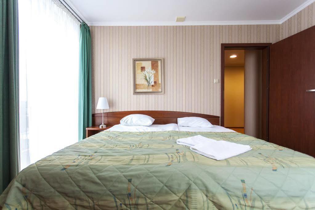 L'Ascada Hotel Srem Bagian luar foto