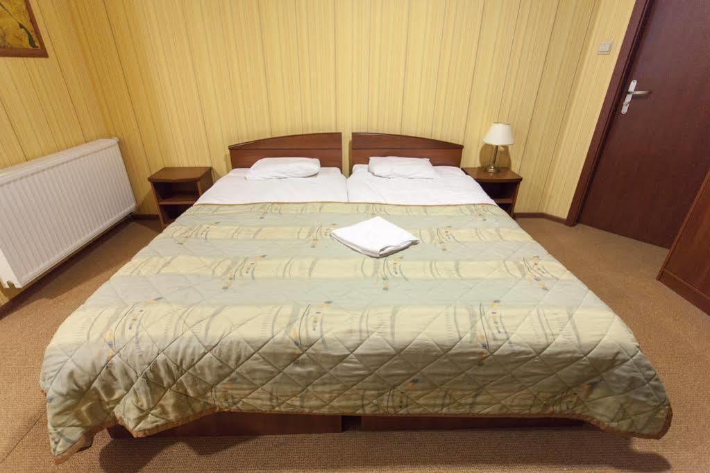 L'Ascada Hotel Srem Bagian luar foto