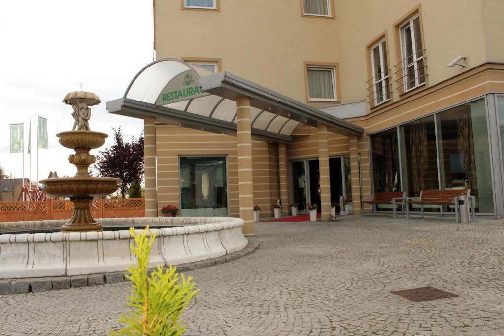 L'Ascada Hotel Srem Bagian luar foto
