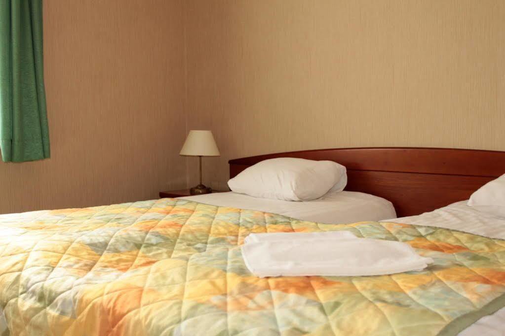 L'Ascada Hotel Srem Bagian luar foto